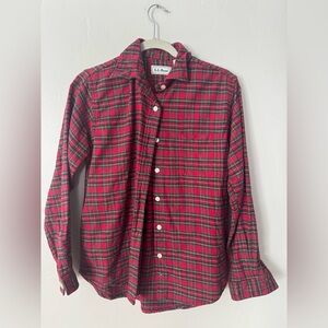 L.L. Bean Red and Green Plaid Flannel Shirt Small
